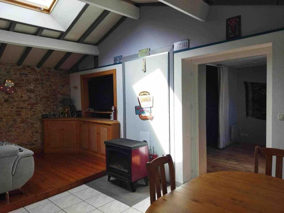 Charmante Maison Atypique En Village Apartment